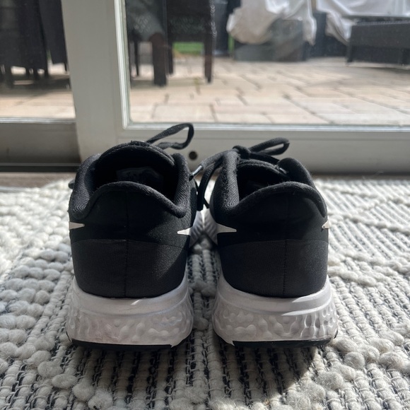 Nike Gym Shoes - Picture 2 of 5